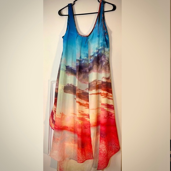 Flowy asymmetric cloud print dress - Picture 2 of 3
